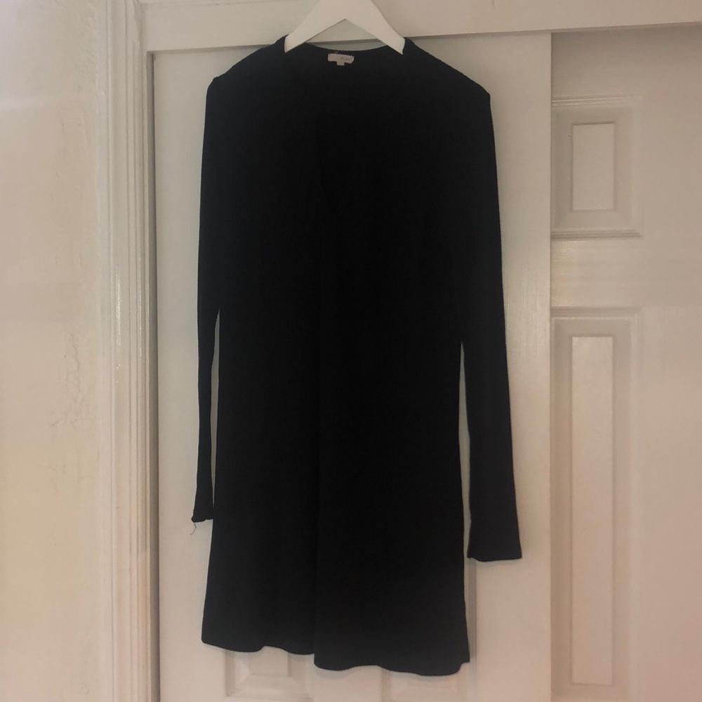 Fitted black dress